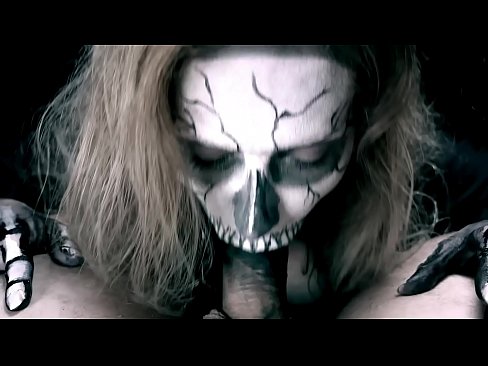 ❤️ Vajzë demonike që thith karin me gojën e saj të zezë dhe gëlltit sperma. ❤ Porno në pornografi sq.qizpornolar.ru
